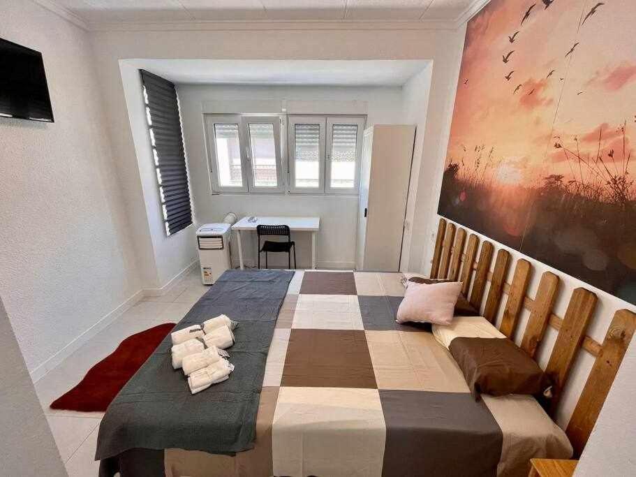 Novelda Centro Habitaciones Con Bano Privado Y Compartido , Cocina Y Terraza Exterior foto